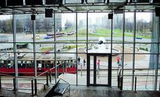 Widok z galerii Rondo Sztuki na Rondzie Ziętka. Pod ziemią przebiega autostrada łącząca Katowice z S
