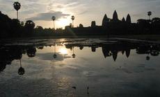 Wchód słońca nas Ahgkor Wat, będącej symnolem minionej potęgi Kambodży