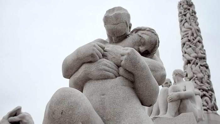 Prawie 200 rzeźb autorstwa Gustava Vigelanda znadyjacych się w parku czyni go jedną z największych a