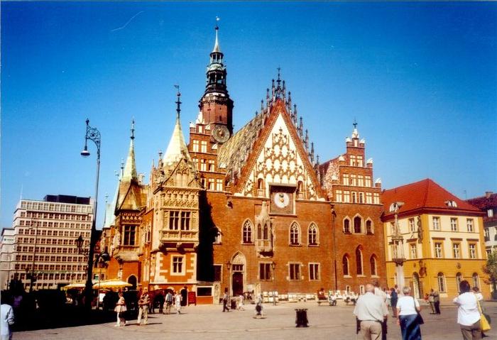 Wrocławski ratusz należy do najpiękniejszych w Europie. Ceniony językoznawca,  prof. Jan Miodek (wro
