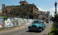 Stare samochody na ulicach Hawany