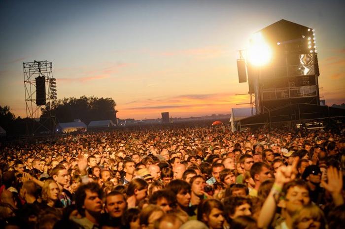 Na festiwalu Open'er co roku bawią się wielotysięczne tłumy spragnione dobrej muzyki na światowym poziomie