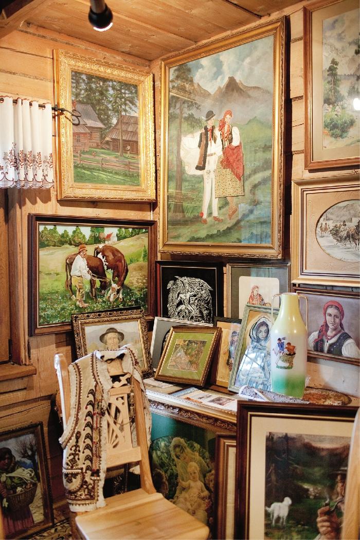 Na obrazy zebrane w galerii Księdza Podhalańskiego brakuje już miejsca