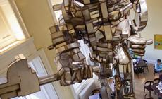 Rzeźba Eduardo Palozzi w Scottish National Gallery of Modern Art w Edynburgu
