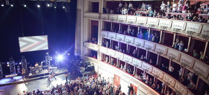 Operę Wiedeńską wybudaowano między 1861 a 1869 w stylu nasladującym włoski renesans