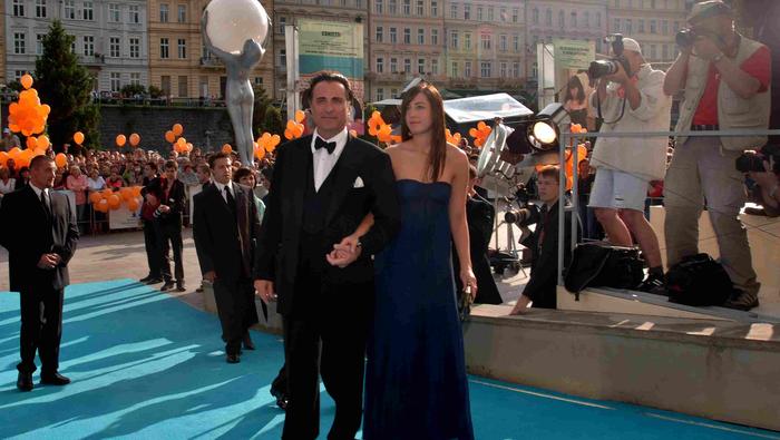 Aktor Andy Garcia z córką na festiwalu w Karlowych Warach