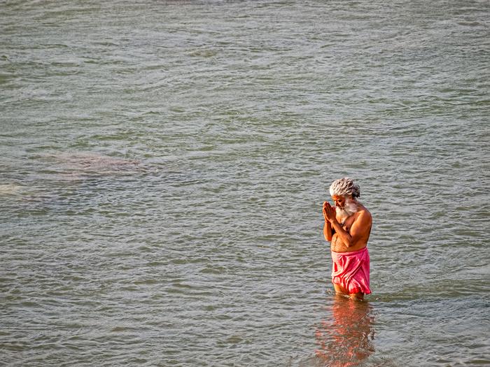 Indie - Riszikesz. Rzeka Ganges
