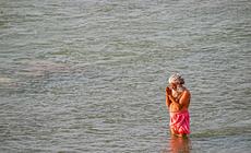 Indie - Riszikesz. Rzeka Ganges