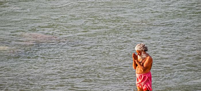 Indie - Riszikesz. Rzeka Ganges
