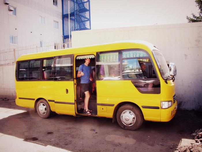 Kanarkowy autobus. Fot. J.Myśliński