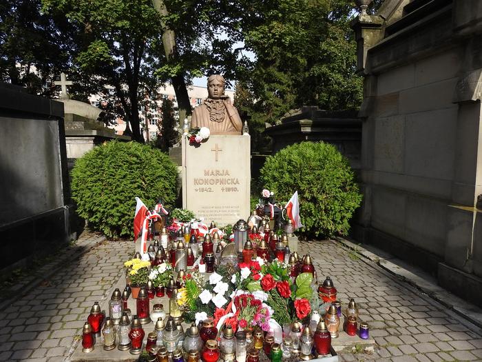 Grób Marii Konopnickiej na Łyczakowie