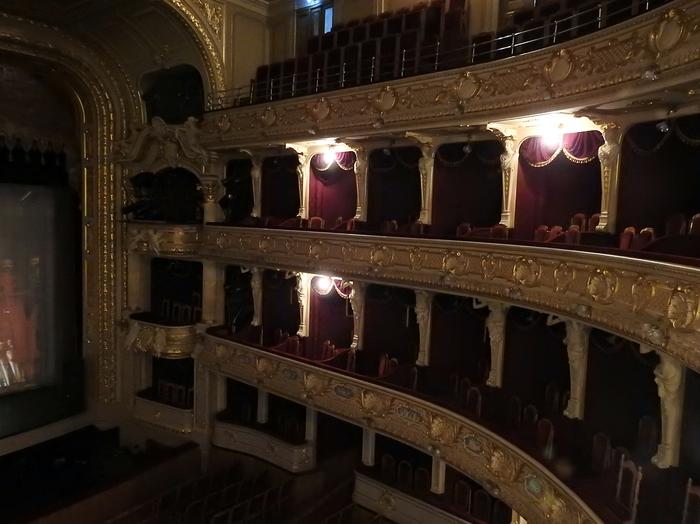 Balkony i loże w Teatrze Opery i Baletu
