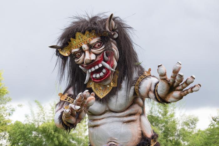 Bali, Figura ogoh-ogoh symbolizująca demona