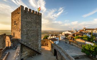 Widok z zamku na wieżę Monsaraz