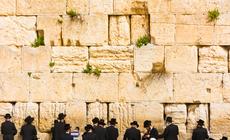 Modlitwy pod Ścianą Płaczu w Jerozolimie