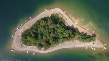 Jezioro Solińskie, Bieszczadzkie morze, Polska Chorwacja – za co turyści kochają Polańczyk?
