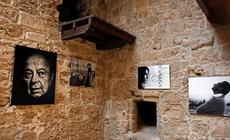 Wystawa fotograficzna w murach bizantyńskiego zamku w Pafos