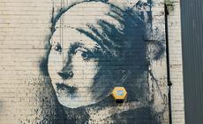 „Girl with the Pierced Eardrum” to dzieło Banksy’ego