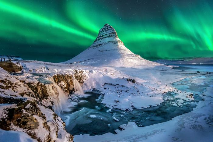 Zorza polarna nad Islandią