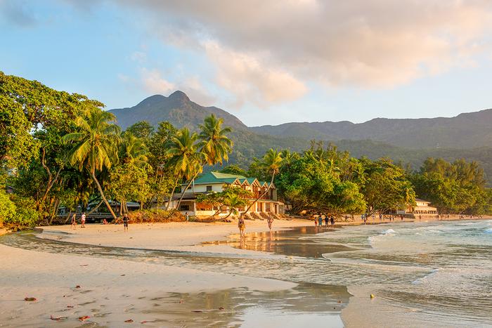 Plaża Beau Vallon na Mahe – największej wyspie Seszeli