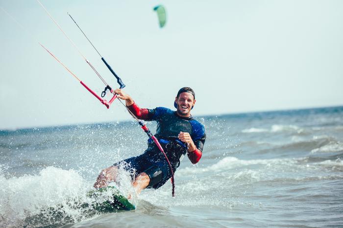 Kitesurfing