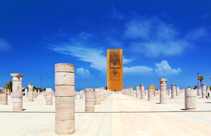 Wieża Hassana i kolumny pozostałe po meczecie Hassana