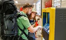 W bankomatach zwróćmy uwagę, czy przy czytniku nie ma nakładek skanujących