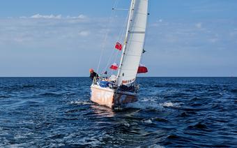 „Atlantic Puffin” – takie imię nosi łódź, którą Szymon Kuczyński dwa razy opłynął Ziemię