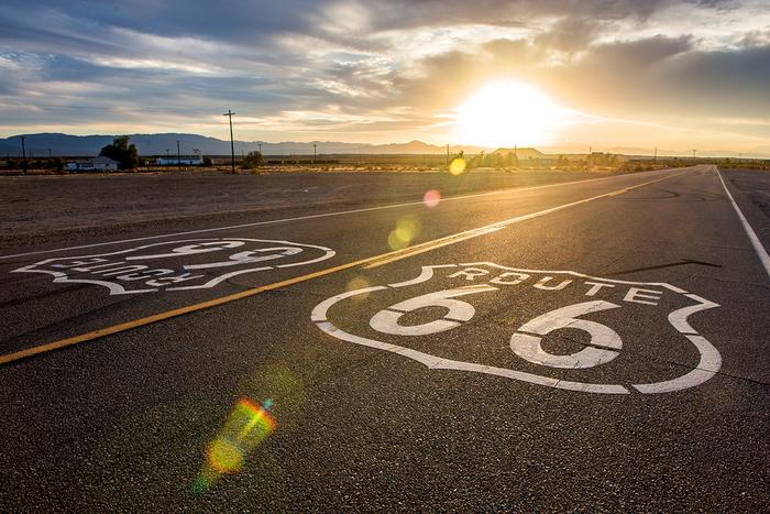 W powieści „Grona Gniewu” John Steinbeck nazwał Route 66 Drogą Matką
