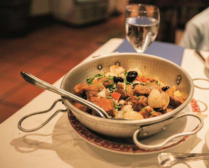 Carne de porco à Alentejana to danie popularne także w Algarve