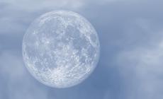 Zimny Księżyc w grudniu/zdjęcie poglądowe