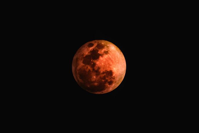 Pełnia Księżyca w Maju nazywana jest Kwiatową Pełnią
